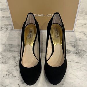 Michael Kors Flex Pump in Black Suede